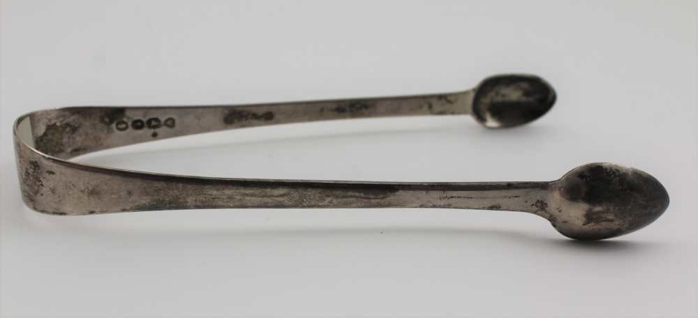 A WILLIAM IV PAIR OF SILVER SUGAR TONGS, London 1834, weight; 37g - Image 2 of 3