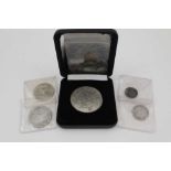 A QUANTITY OF SILVER AND PRE-DECIMAL ENGLISH COINAGE, to include; a 1952 6d, two Victorian half