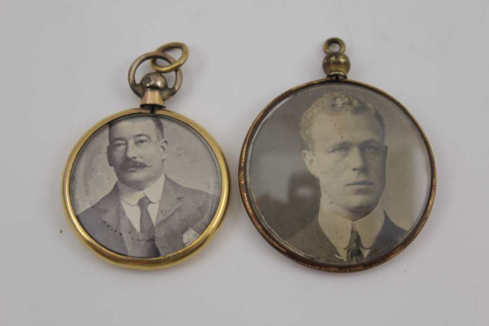 AN ART NOUVEAU 9CT GOLD STONE SET PENDANT, on yellow metal chain, and two photo pendants, in blue - Image 2 of 3