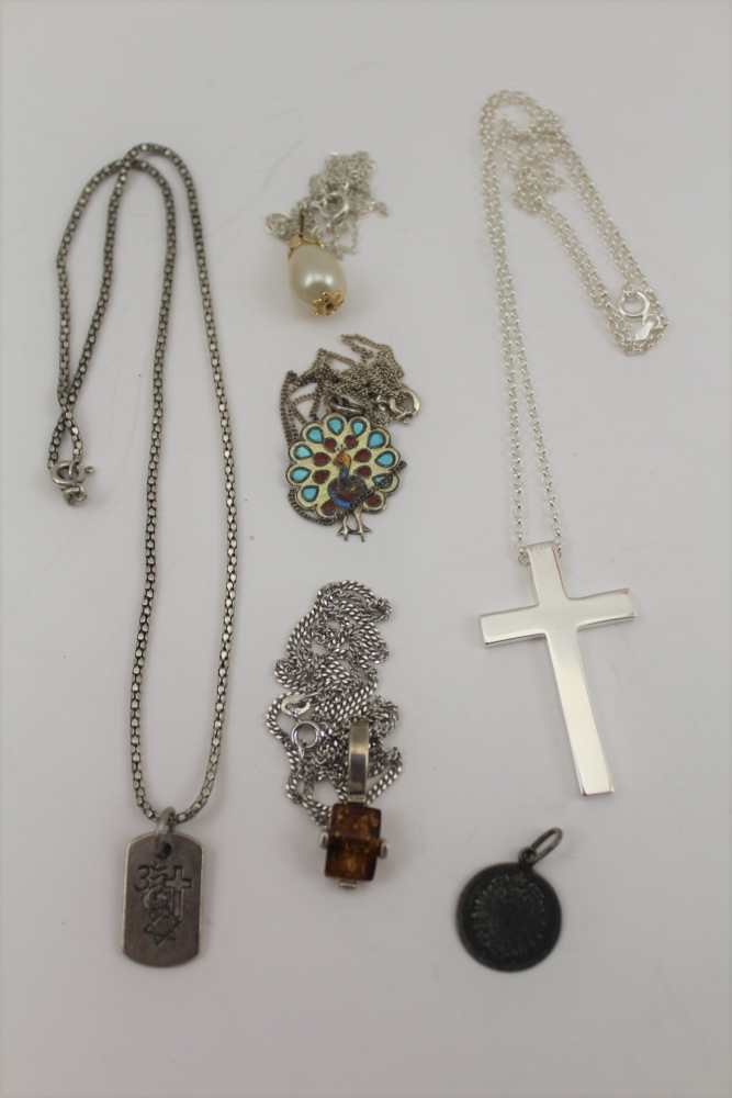 A QUANTITY OF SILVER JEWELLERY, to include; chains, a Victorian brooch set polished Blue John panel, - Image 3 of 3