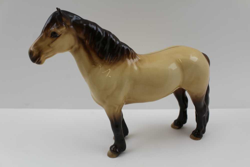 A BESWICK "HIGHLAND" HORSE, 18cm high, together with a BESWICK BROWN HORSE and a BESWICK FALLOW DEER - Image 2 of 7