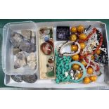 A BOX TRAY CONTAINING A SELECTION OF TURNED AGATE STONES together with mineral samples etc.
