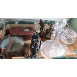 A BOX CONTAINING A SELECTION OF USEFUL DOMESTIC & COLLECTABLE ITEMS, to include; glass ships