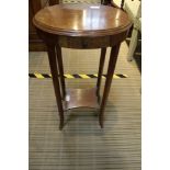 AN EARLY 20TH CENTURY MAHOGANY FINISHED OVAL TOPPED TABLE, fitted single drawer