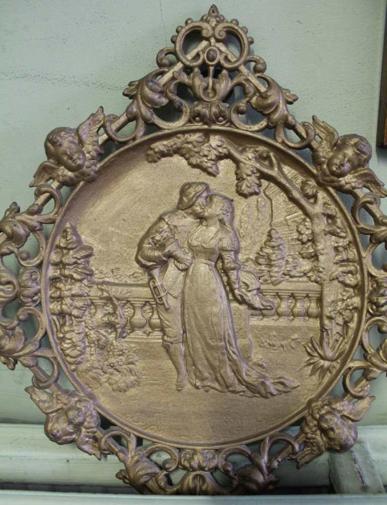 A PAIR OF GILT PAINTED CAST METAL PLAQUES depicting courtship scenes - Image 2 of 3