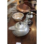 A SMALL SELECTION OF DOMESTIC METALWARES various