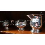 A.E. JONES OF BIRMINGHAM HALLMARKED SILVER SUGAR BOWL & CREAM JUG, together with a pair of sugar