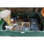 A BOX CONTAINING A SELECTION OF DOMESTIC POTTERY AND GLASSWARE to include boxed Wedgwood