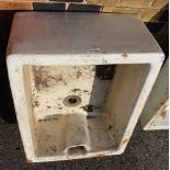 A WHITE GLAZED CERAMIC DEEP BELFAST SINK