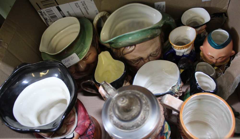 A BOX CONTAINING A GOOD SELECTION OF CHARACTER & TOBY JUGS