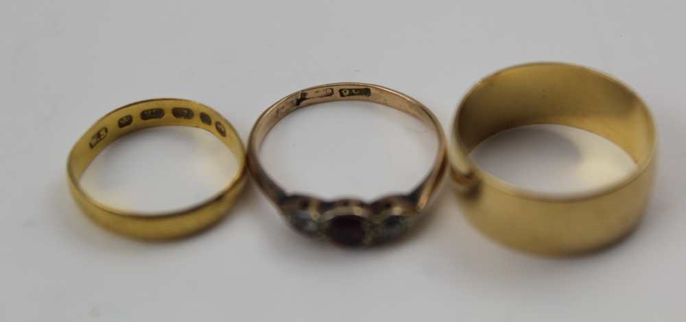 A BROAD PLAIN 18ct GOLD WEDDING BAND, size; 'M 1/2' a small 22ct GOLD WEDDING BAND size; 'H' and a R - Image 2 of 3