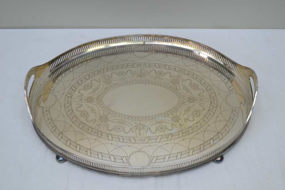 AN EARLY 20TH CENTURY JAMES DICKSON & SONS QUALITY SILVER PLATED OVAL TWIN HANDLED TRAY, with