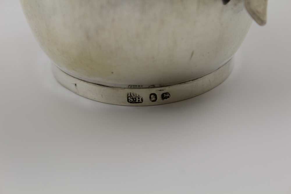 ROBERT & SAMUEL HENNELL A GEORGE III SILVER WINE FUNNEL with removable filter with slide clip, - Image 4 of 4