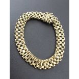 A 9ct GOLD BRICK LINK BRACELET, 17g