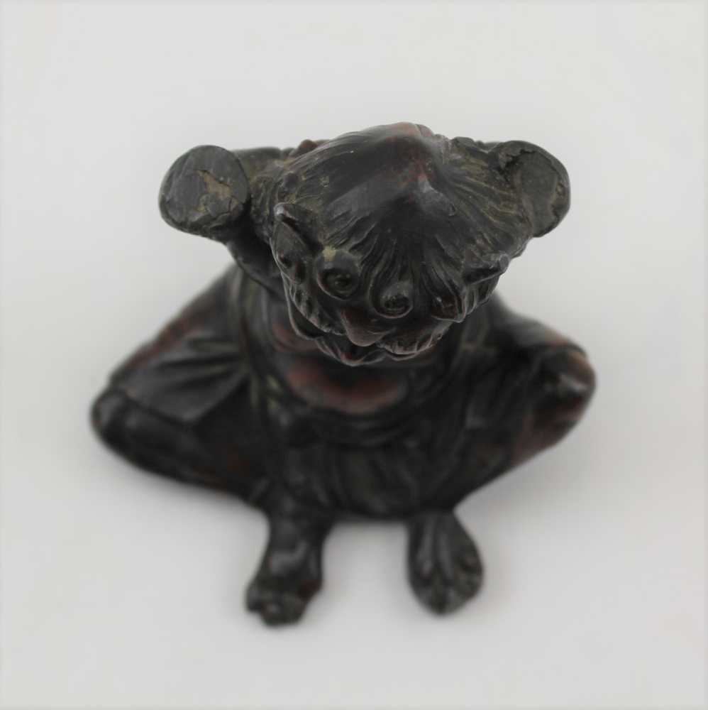 A JAPANESE MEIJI PERIOD CAST LEAD SEATED DEMON or DEVIL bronzed patinated, 12cm high - Image 4 of 4