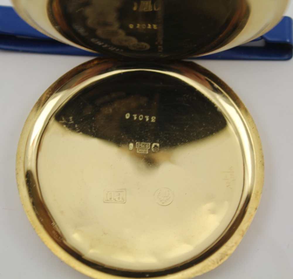 AN 18K GOLD CASED GENTLEMAN'S OPEN FACE POCKET WATCH, silvered dial with Roman numerals and - Image 3 of 5