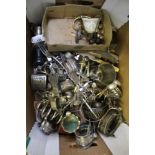 A BOX CONTAINING A WIDE VARIETY OF DOMESTIC METALWARES VARIOUS