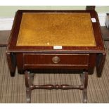 A REPRODUCTION MAHOGANY COLOURED SMALL SIZED SOFA TYPE TABLE