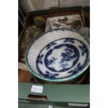 A SELECTION OF DOMESTIC POTTERY & PORCELAIN