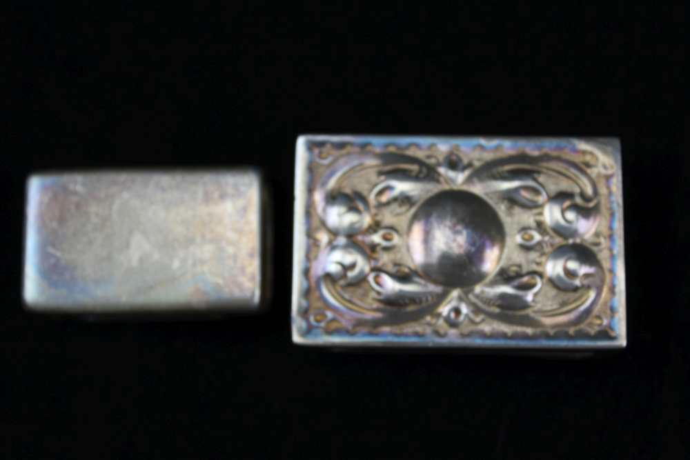 A COLLECTION OF SILVER ITEMS to include; two matchbox covers, a Wardell & Kempson niello silver - Image 2 of 4