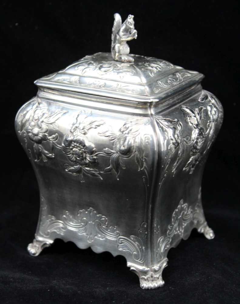 PIERRE GILLIOS AN EARLY GEORGE III SILVER TEA CANNISTER/CADDY of rectangular bombe form, repousse - Image 2 of 5