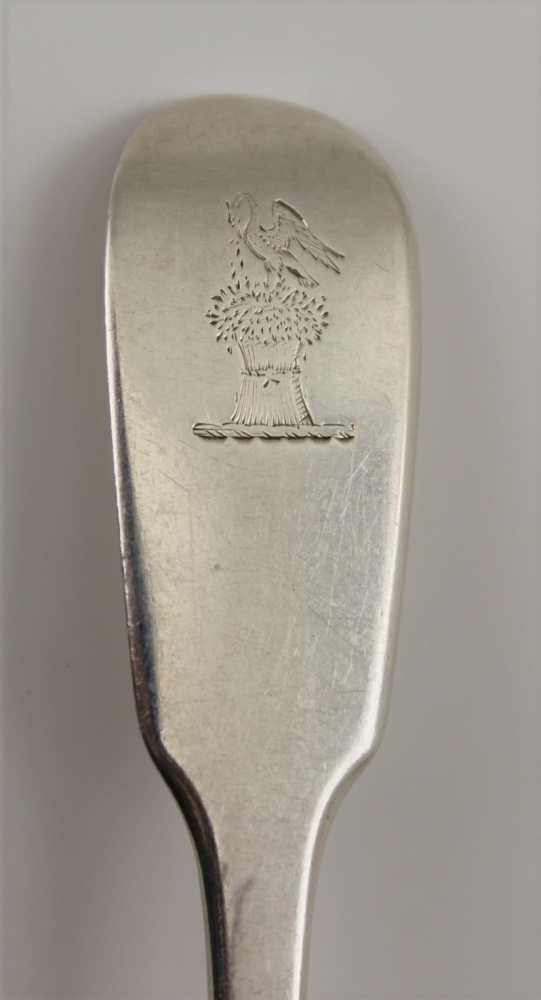 CHARLES BOYTON A VICTORIAN SILVER SAUCE LADLE, fiddle pattern, London 1847, with engraved heraldic - Image 5 of 8