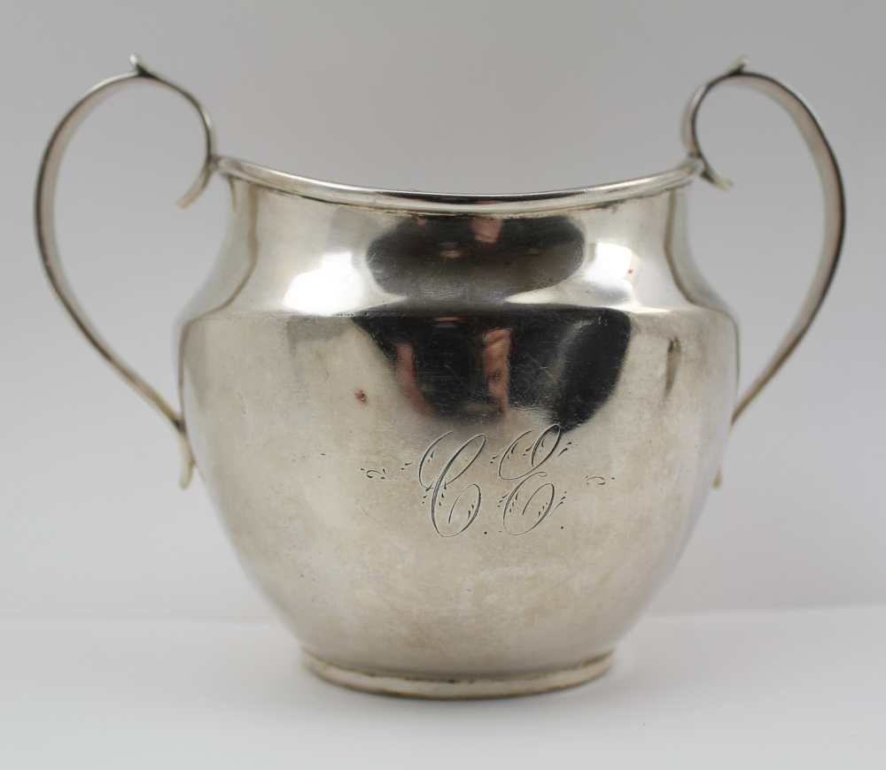 HENRY WILLIAMSON LTD AN EDWARDIAN TWO-HANDLED SUGAR BOWL, Birmingham 1906, of plain Georgian design, - Image 2 of 5