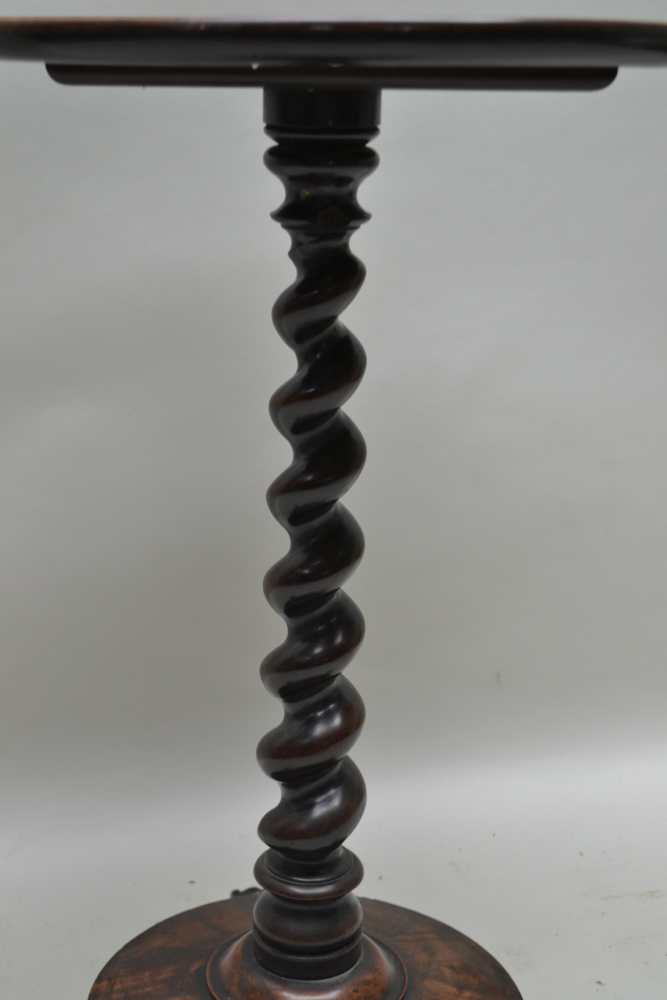 A 19TH CENTURY MAHOGANY CIRCULAR SAUCER TOPPED TABLE on barley twist column, circular plinth base - Image 3 of 4