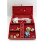 A QUANTITY OF JEWELLERY to include; two yellow metal brooches, a stone set pendant, a fob seal, (