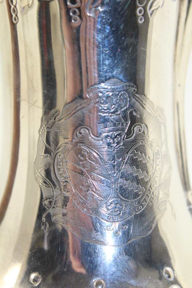 EMICK ROMER A GEORGE II SILVER JUG, the hinged cover with urn finial, repousse decoration with - Image 6 of 6