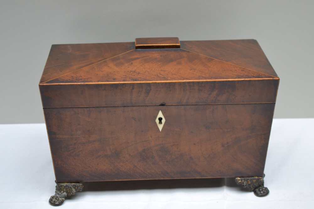 A 19TH CENTURY MAHOGANY SARGOPHAGUS FORM TEA CADDY, the cover opens to reveal twin lidded containers - Image 2 of 5