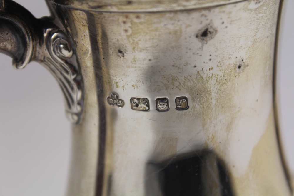 NAYLER BROTHERS A PAIR OF GEORGIAN DESIGN SILVER COFFEE POTS, of baluster form, the domed, hinged - Image 6 of 6