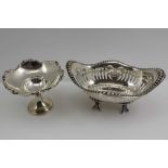 FENTON, RUSSELL & CO. LTD AN EDWARDIAN SILVER BONBON DISH, the beaded serpentine rim with pierced