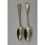 JOHN CROUCH A GEORGE III SILVER SOUP / TABLE SPOON, London 1812, together with a silver fiddle