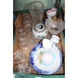 A BOX CONTAINING A SELECTION OF DOMESTIC POTTERY & GLASSWARE