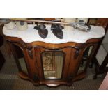 A LATE 19TH CENTURY MARBLE TOPPED SIDE CABINET, having decorative inlaid frieze over three