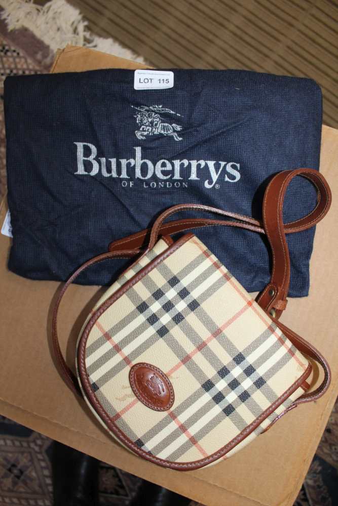 A BAGGED BURBERRY'S CASSANA LADY'S BAG