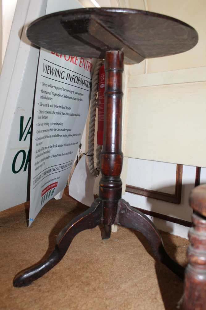 A 19TH CENTURY CIRCULAR TOPPED TABLE on canon barrel turned column and three downswept legs - Image 2 of 3