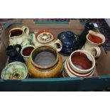 A BOX CONTAINING A SELECTION OF ENGLISH & CONTINENTAL DECORATIVE POTTERY to include Elton ware