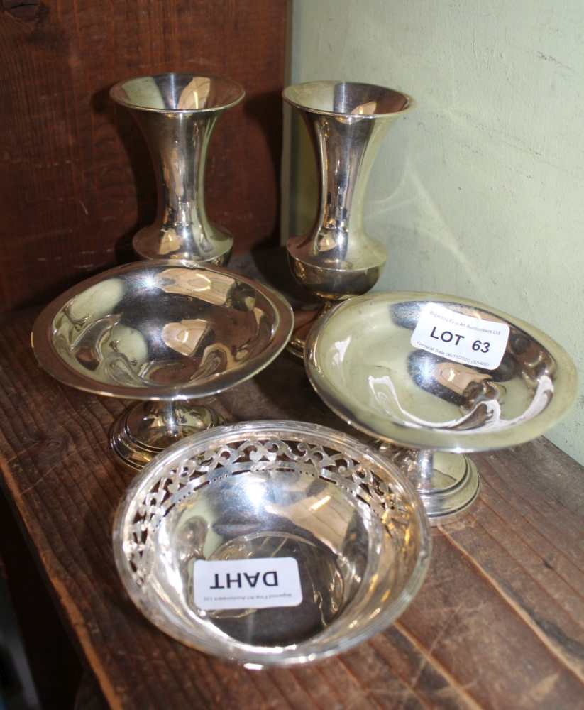 FIVE PIECES OF HALLMARKED SILVER