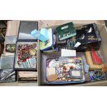 A BOX CONTAINING AN EXTENSIVE SELECTION OF PREDOMINANTLY COSTUME JEWELLERY and associated items,