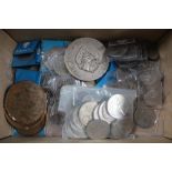 A BOX CONTAINING A LARGE SELECTION OF COLLECTOR'S COINAGE AND TOKENS VARIOUS