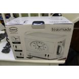 A BRAND NEW BOXED SWAN TEASMADE