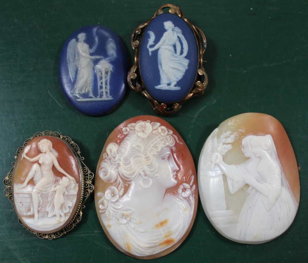 A BOX CONTAINING SIX CAMEOS and a small hand painted seascape, on a porcelain roundel - Image 2 of 3