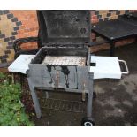 A LANDMANN PORTABLE GARDEN BARBECUE