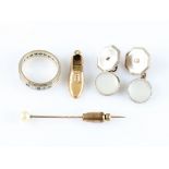 A collection of jewellery to include a pair of mother of pearl cufflinks (A/F), a hallmarked 9ct