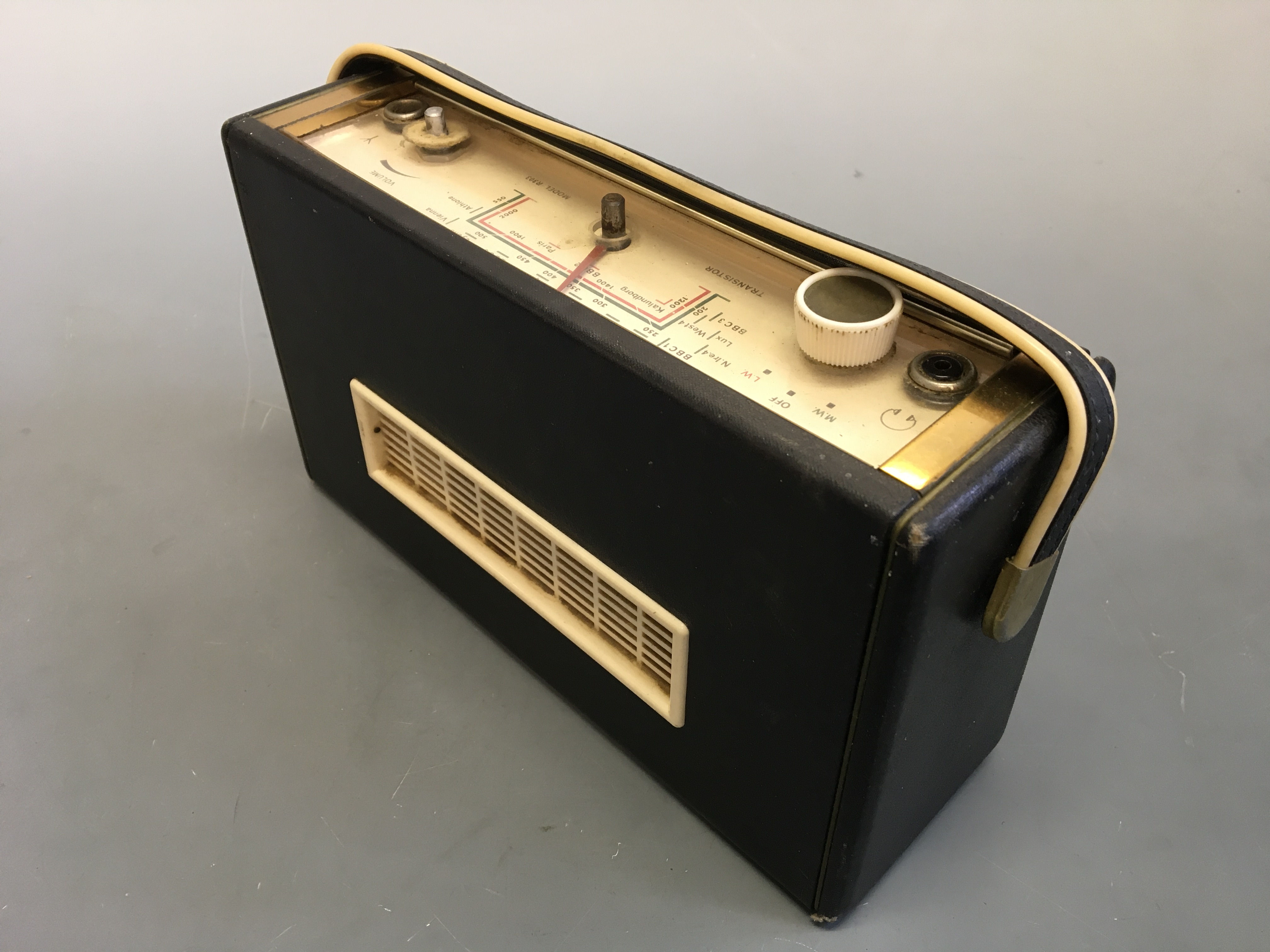 Five radios including blue KB Transistor, two black Roberts, Skymaster and beige Decca Transistor. - Image 2 of 11