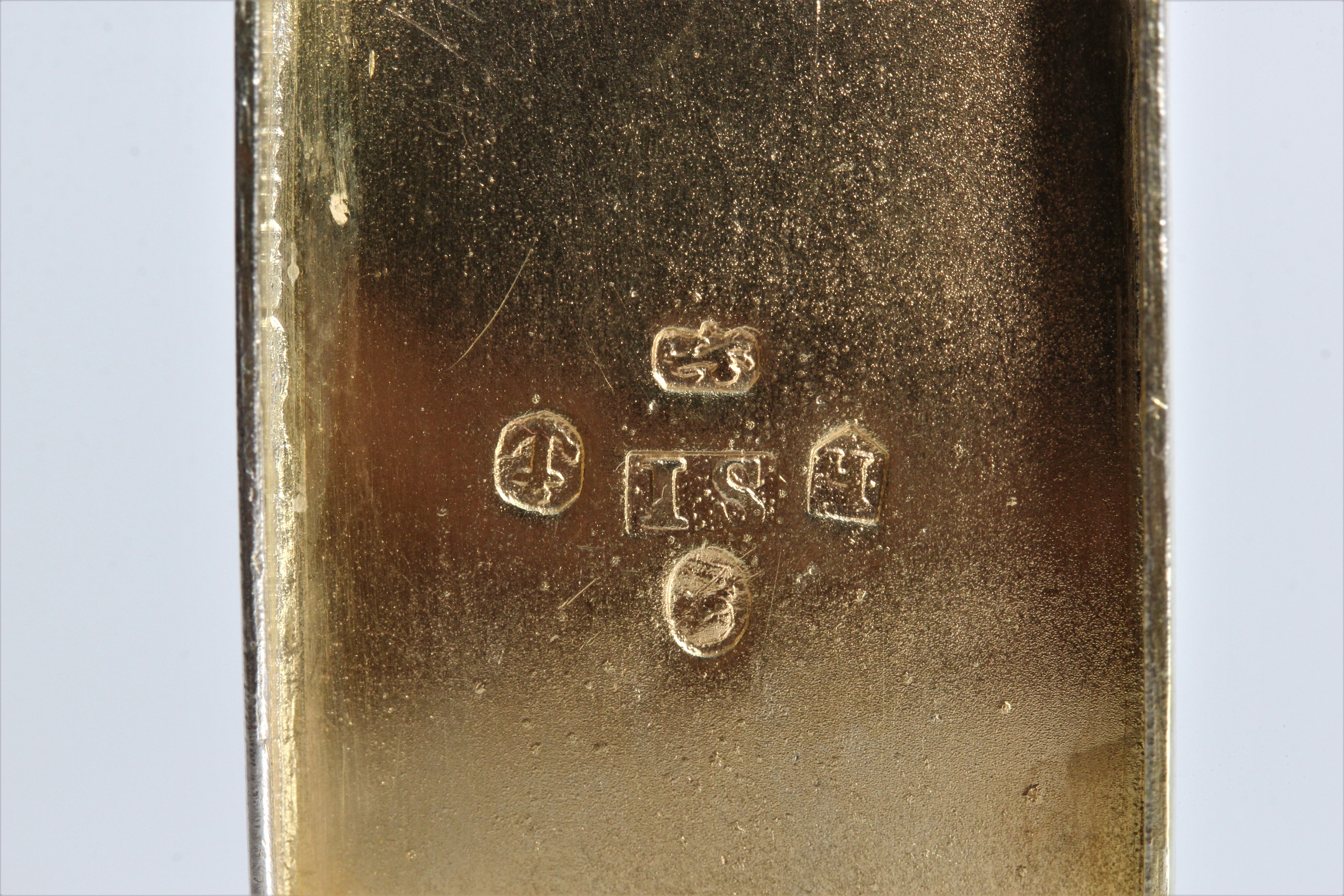 A Georgian silver snuff box with marks for Birmingham - Image 3 of 5