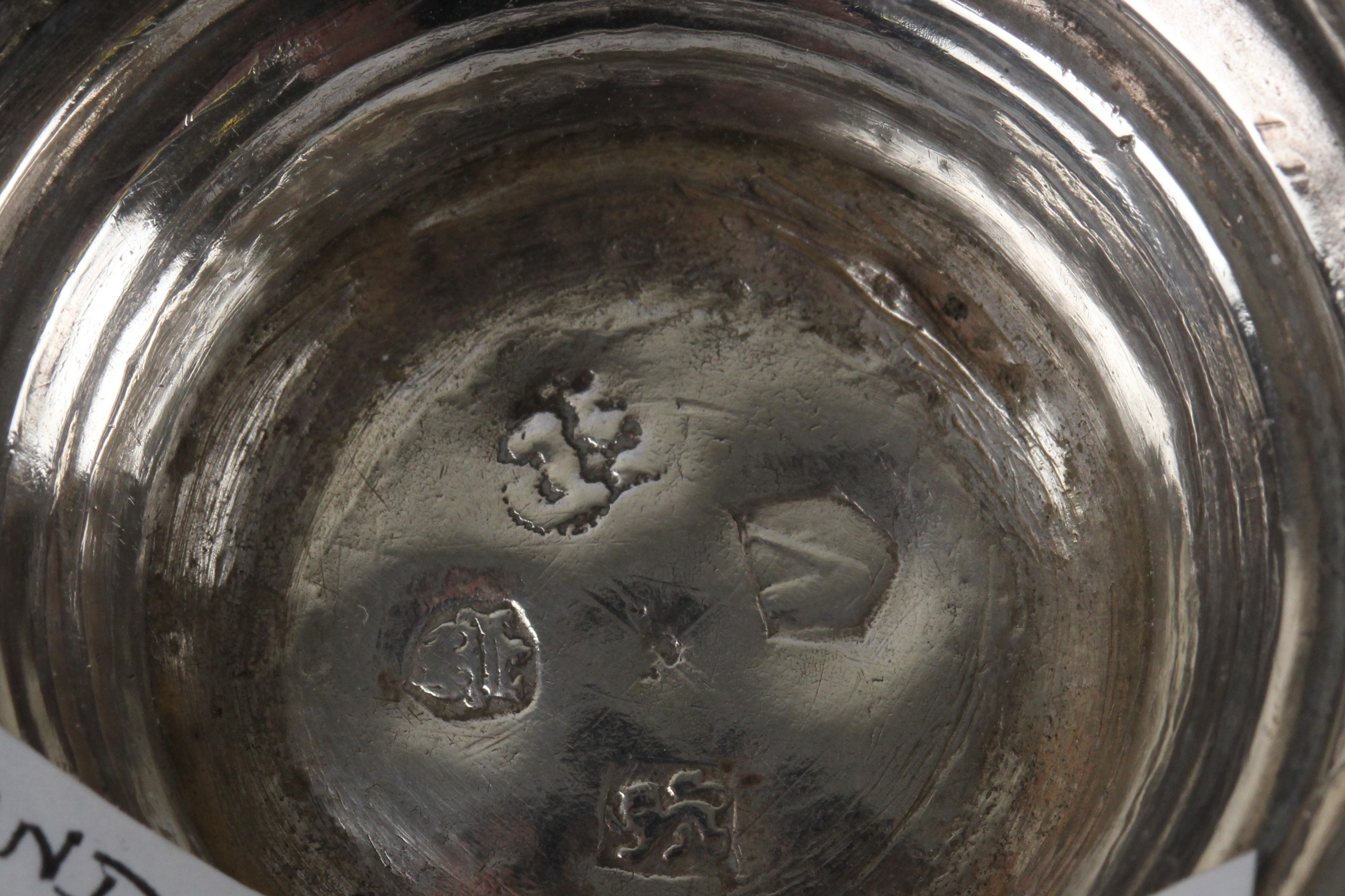 A George II silver pepper pot - Image 2 of 5