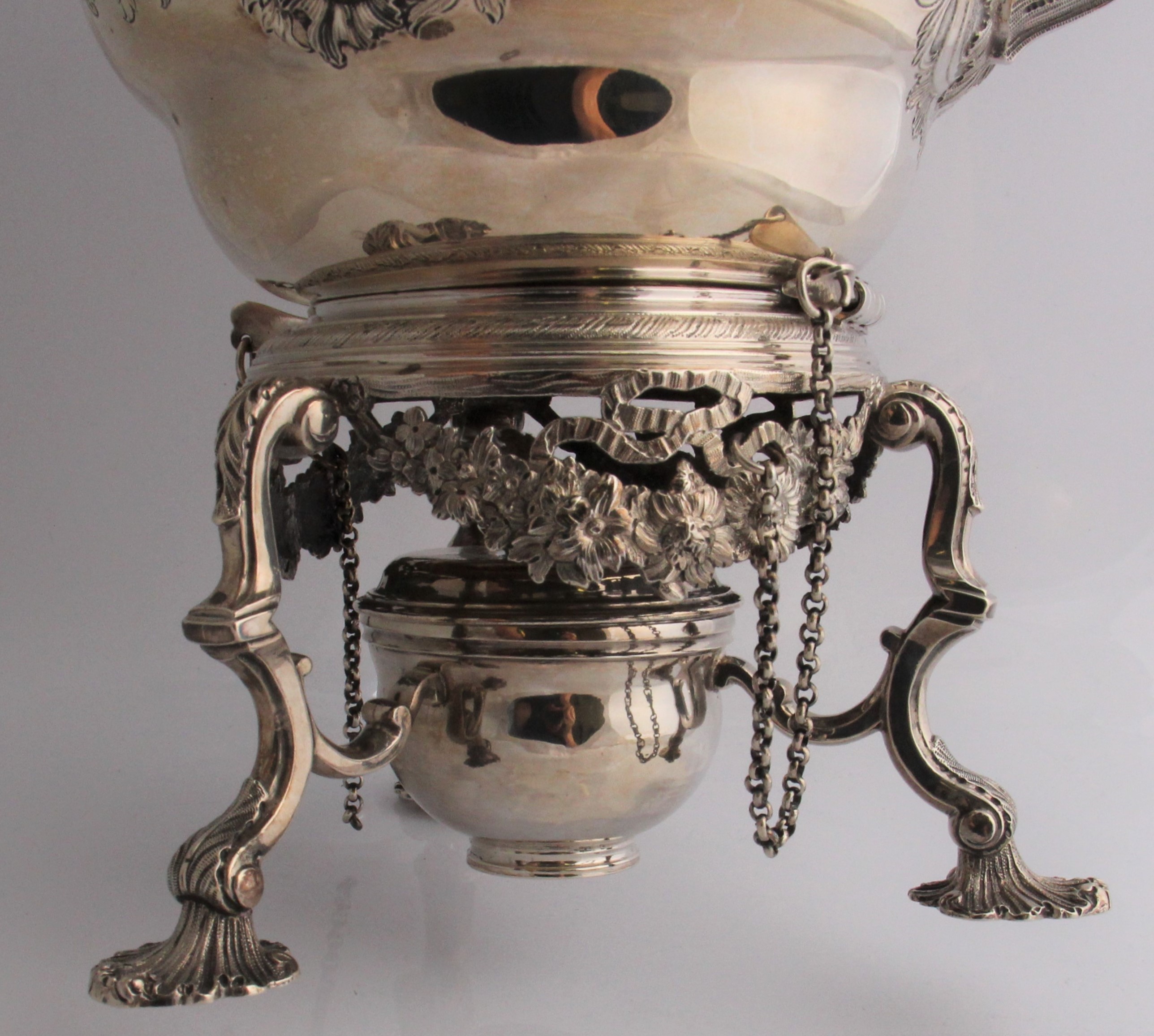 A George II silver kettle - Image 8 of 9